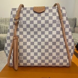 Louis Vuitton Artsy MM in Damier Azur